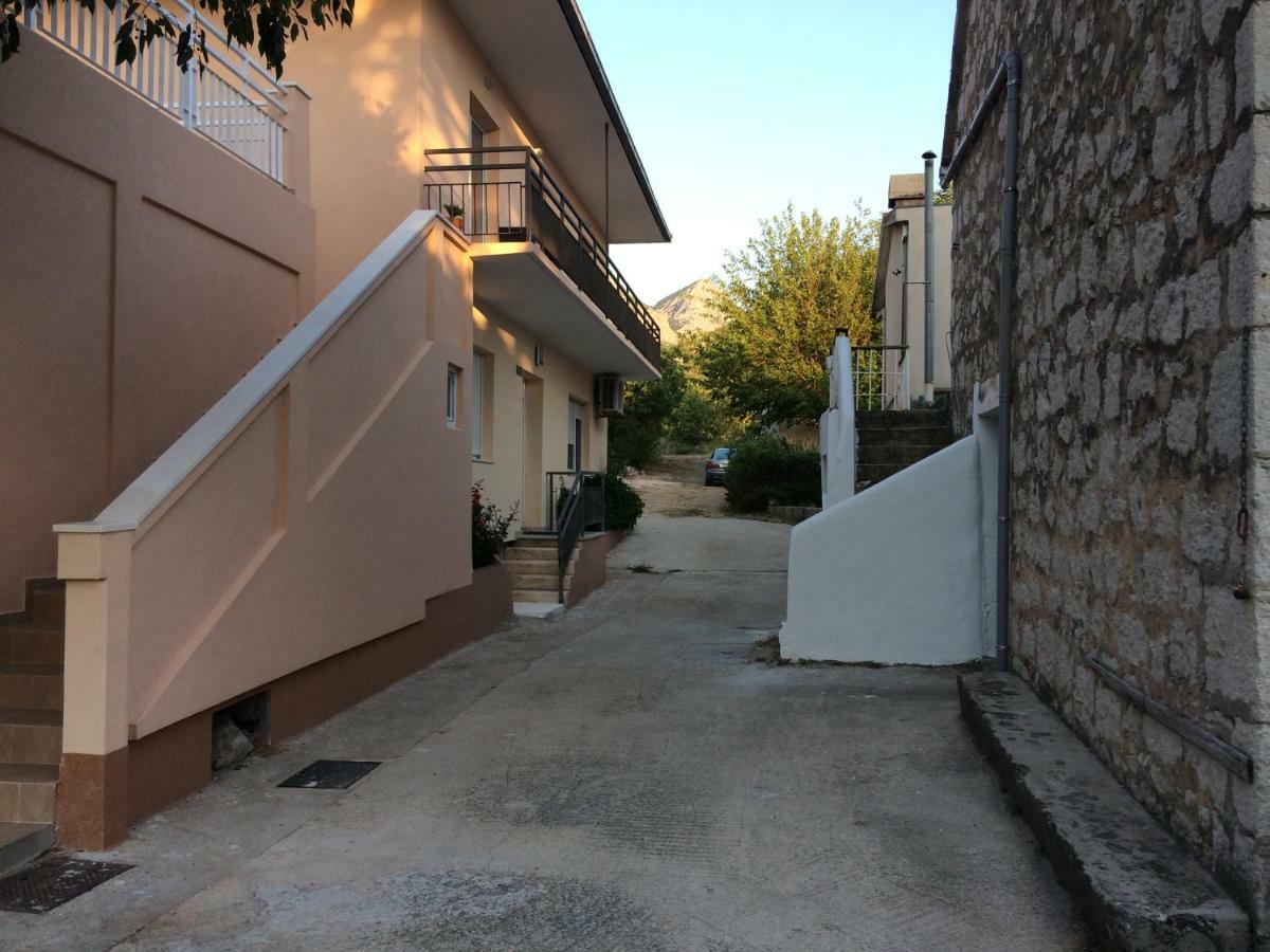 Apartments Brelezza Gornja Brela المظهر الخارجي الصورة